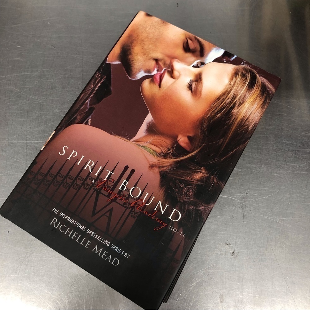 Vampire Academy: Spirit Bound by: Richelle Mead, hardback book